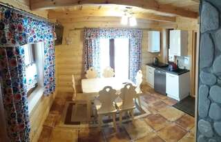 Лоджи Domki Podwiatracze Krajno Pierwsze Семейный двухуровневый номер с видом на горы-7