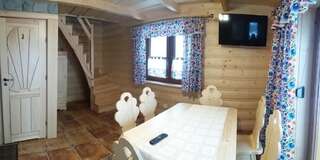 Лоджи Domki Podwiatracze Krajno Pierwsze Семейный двухуровневый номер с видом на горы-24