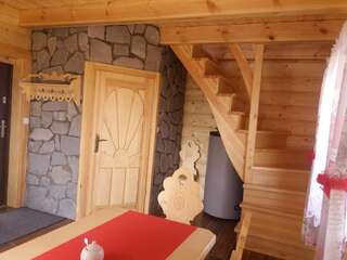 Лоджи Domki Podwiatracze Krajno Pierwsze Семейный двухуровневый номер с видом на горы-27