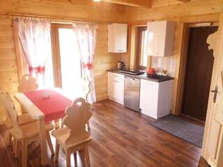 Лоджи Domki Podwiatracze Krajno Pierwsze Семейный двухуровневый номер с видом на горы-28