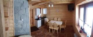 Лоджи Domki Podwiatracze Krajno Pierwsze Семейный двухуровневый номер с видом на горы-31